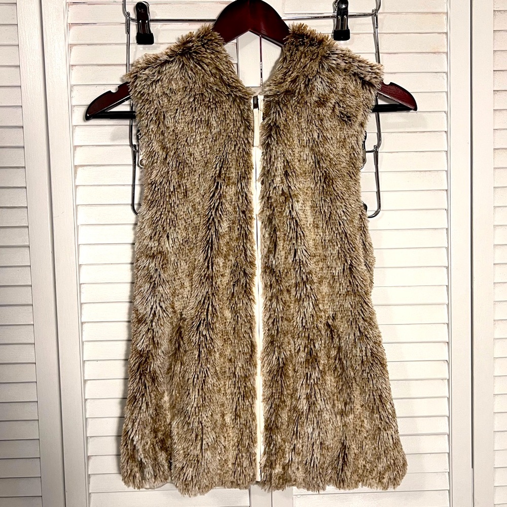 Altar’d State Fur Vest w/ Hood and Zipper XS